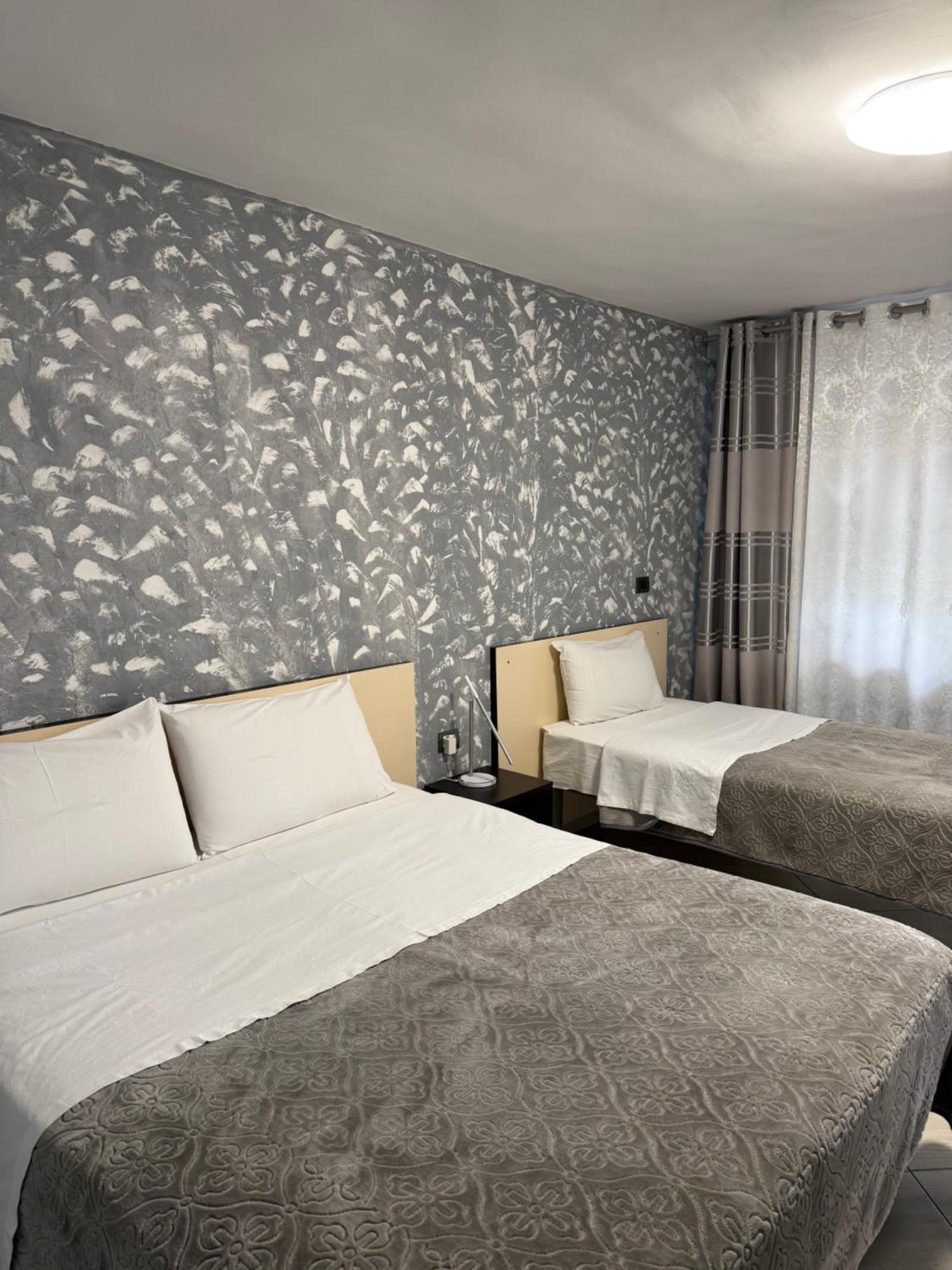 Hotel M&S Tirana Exterior foto